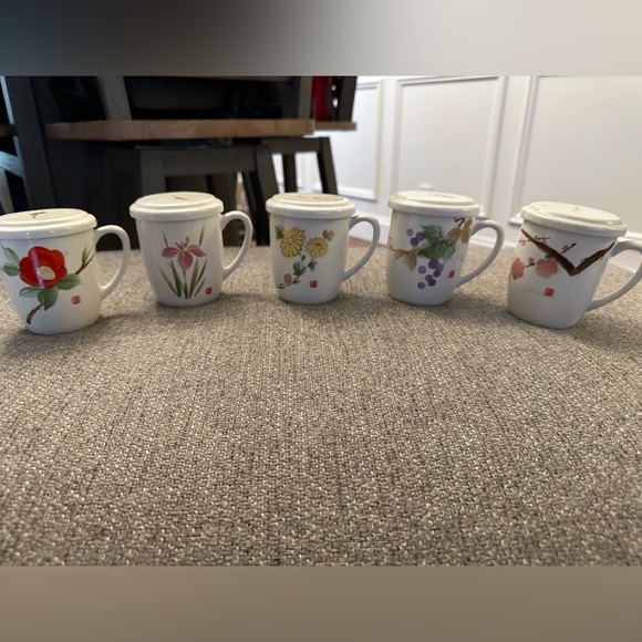 3 1/2" Oriental Mugs. Each Signed. Each has a matching cover to keep warm. - Picture 1 of 9